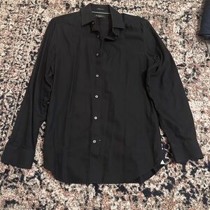 Black men shirt Size S
Very good condition, worn few times